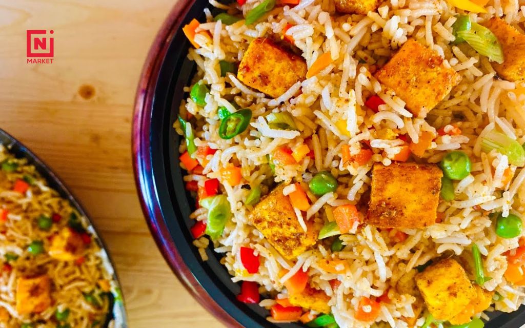 Step-by-step on how to cook paneer fried rice at home